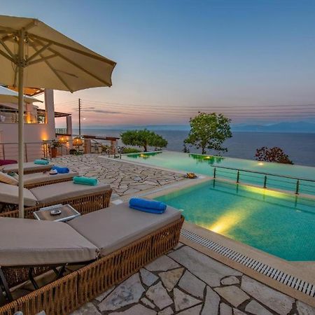 Sea View Suite With Pool Gaios Bagian luar foto