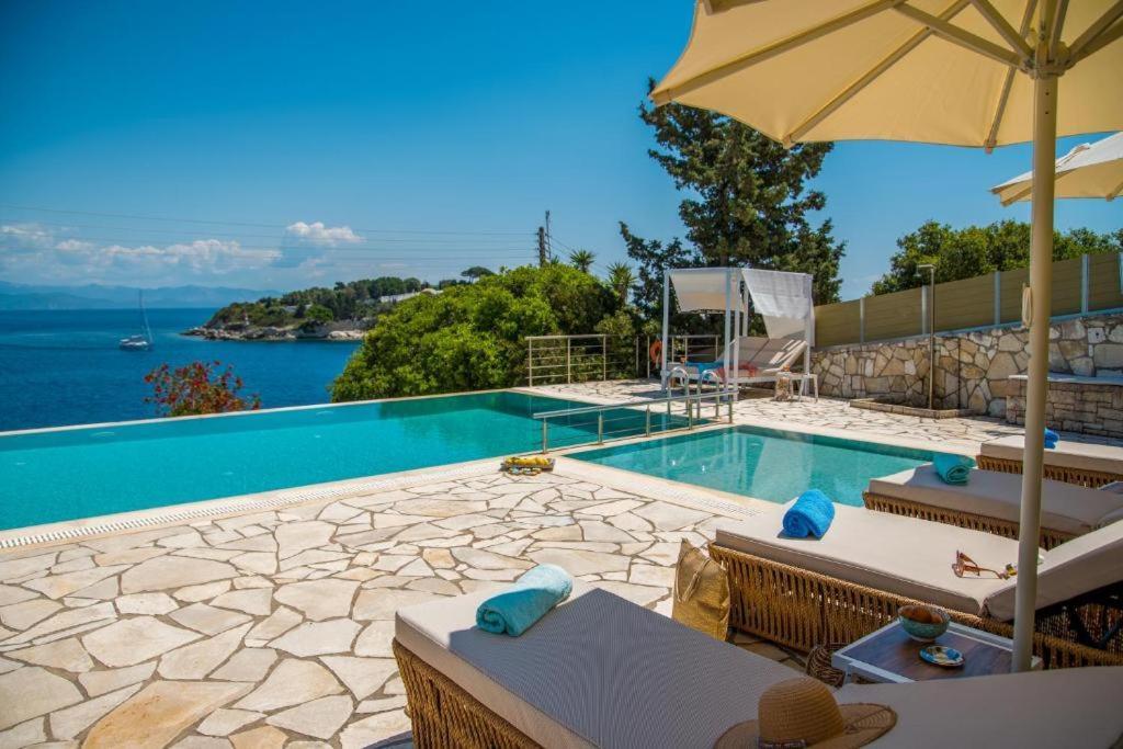 Sea View Suite With Pool Gaios Bagian luar foto