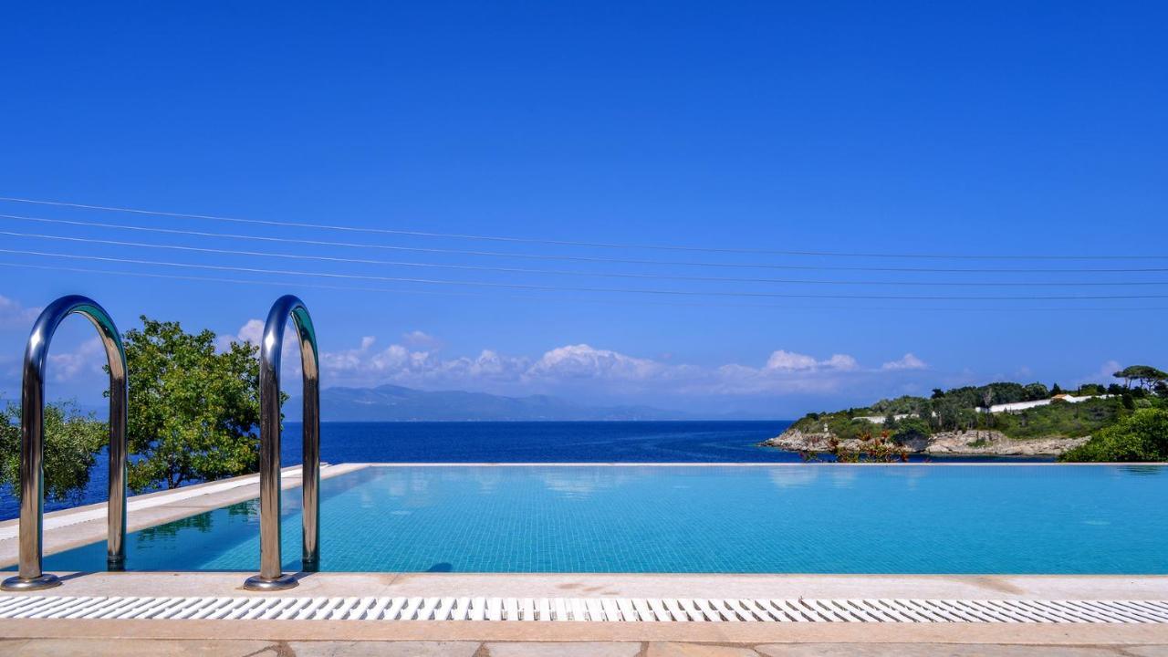 Sea View Suite With Pool Gaios Bagian luar foto