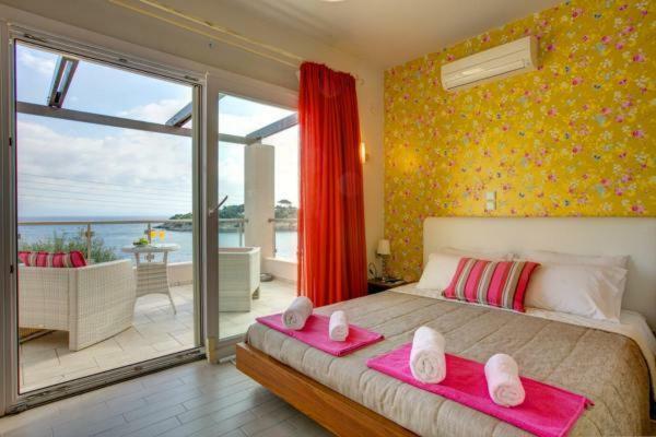 Sea View Suite With Pool Gaios Bagian luar foto